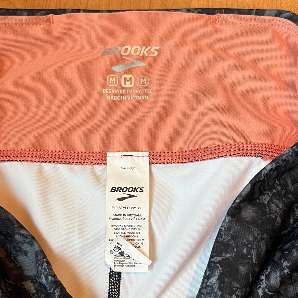 Brooks Salmon and White Active Leggings - Picture 2 of 4